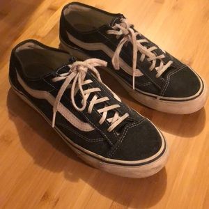 Old skool classic vans black white womens